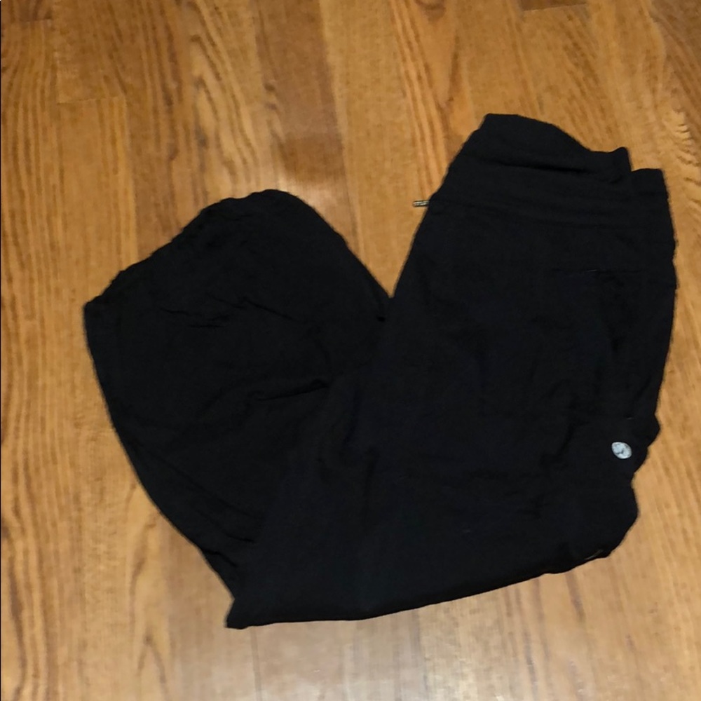 LuLuLemon Cropped Studio Pant Black Siz…